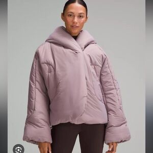 Lululemon insulated wrap jacket 
Size 4
Brand new